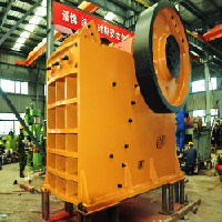 上海龙振重工是一家专业生产破碎机厂家