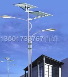 上海梁氏太阳能道路灯设备