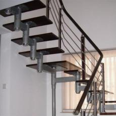 钢木楼梯梯段宽度的决定条件